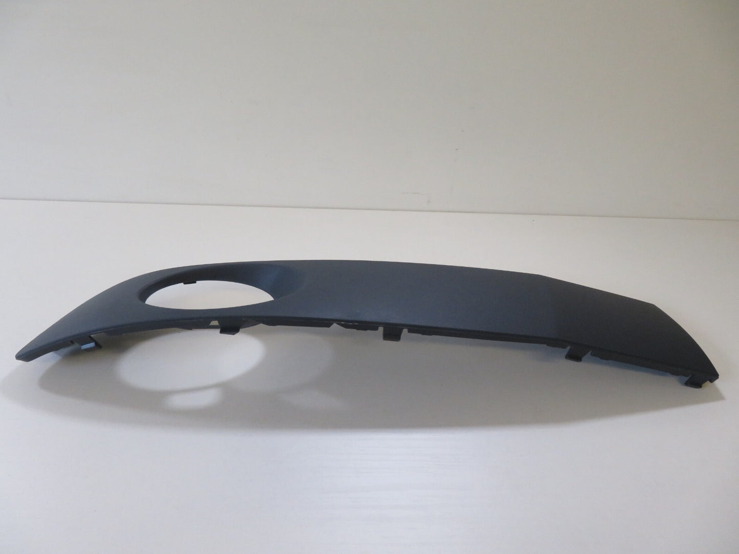 LH PASSENGER NS FRONT BUMPER GRILLE FOG SURROUND FOR VW TRANSPORTER 2003-2015