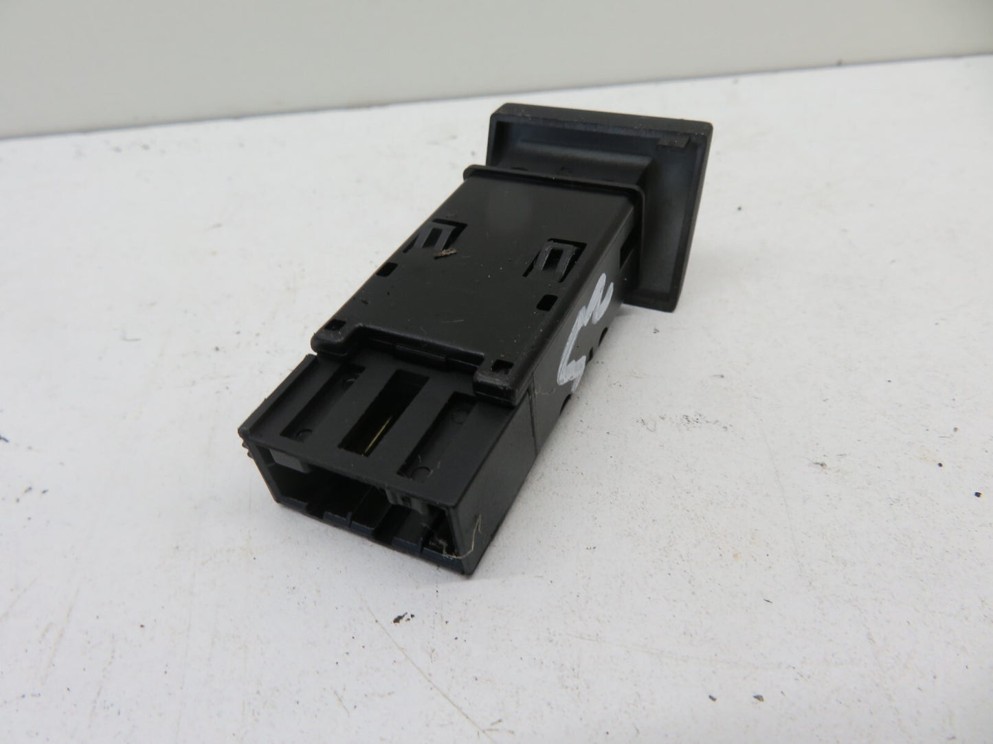 LAND ROVER FREELANDER 1 FOG LIGHT SWITCH YUE500110 1997-2006 1734-23