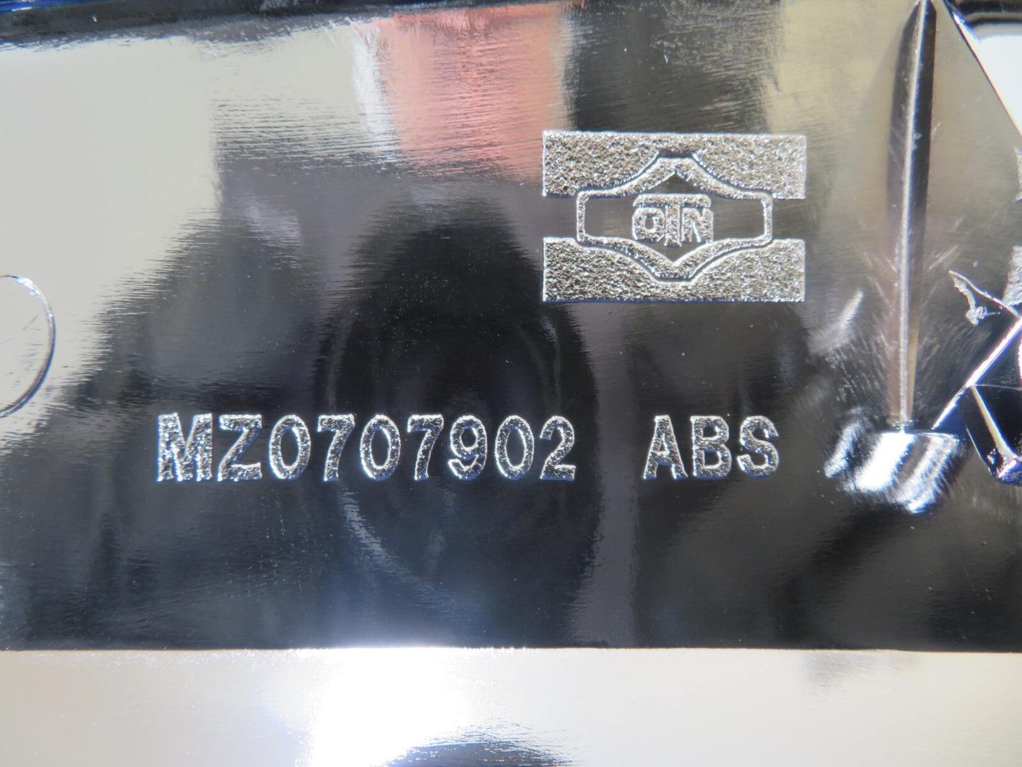 FRONT UPPER GRILLE CHROME TRIM FOR MAZDA 6 MZ0492305 2002-2008