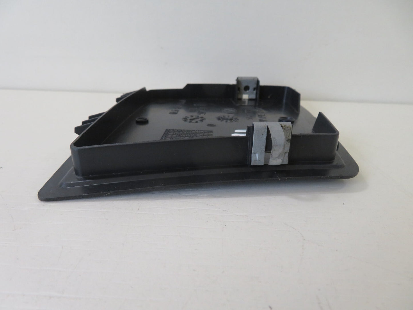 SEAT IBIZA MK3 6L REAR LIGHT ACCESS COVER TRIM RH 6L6867656A 2002-2008 2018-11