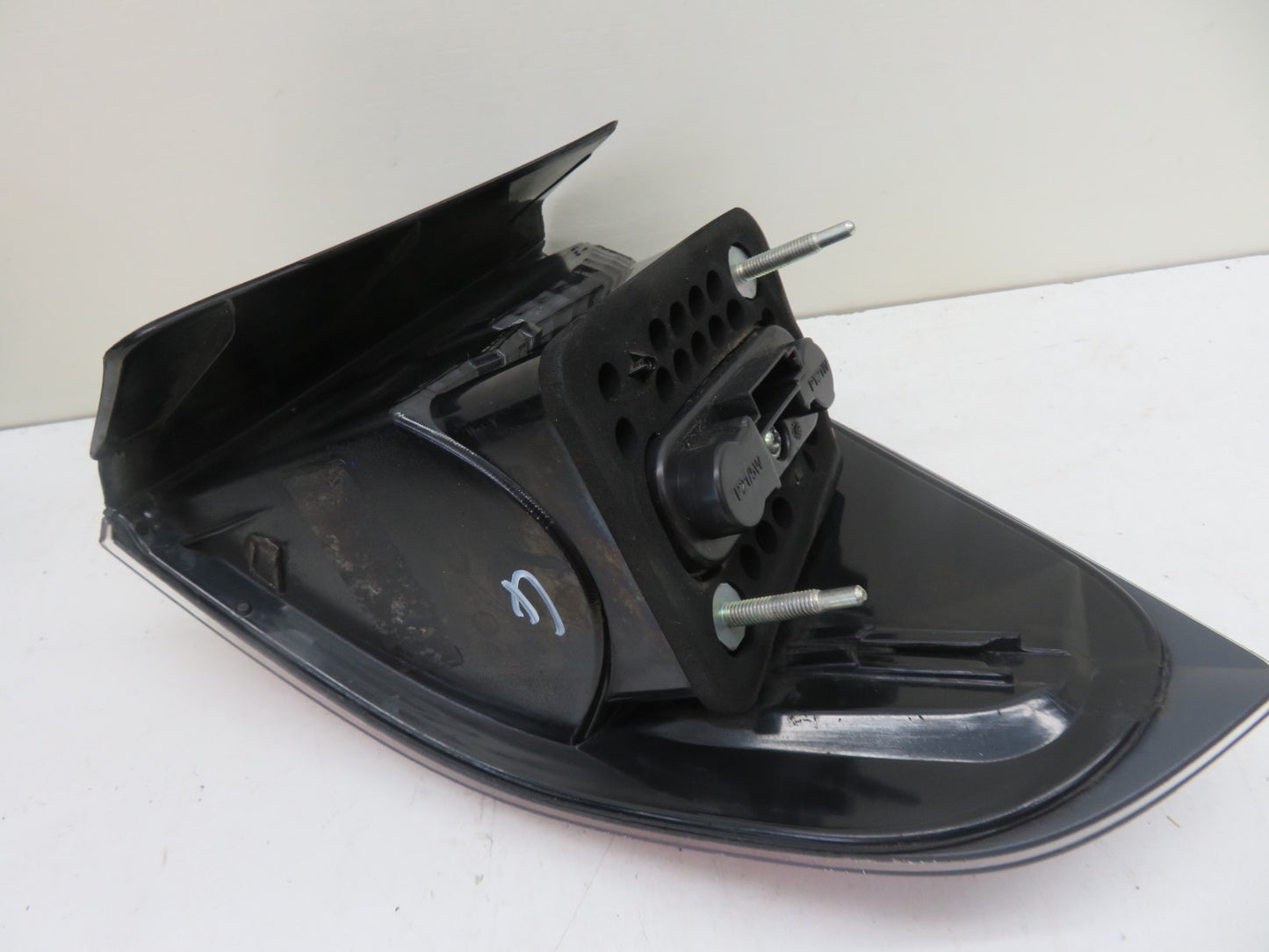 FORD S MAX NSR REAR PASSENGER OUTER TAIL LIGHT 2006-2010 1302-4