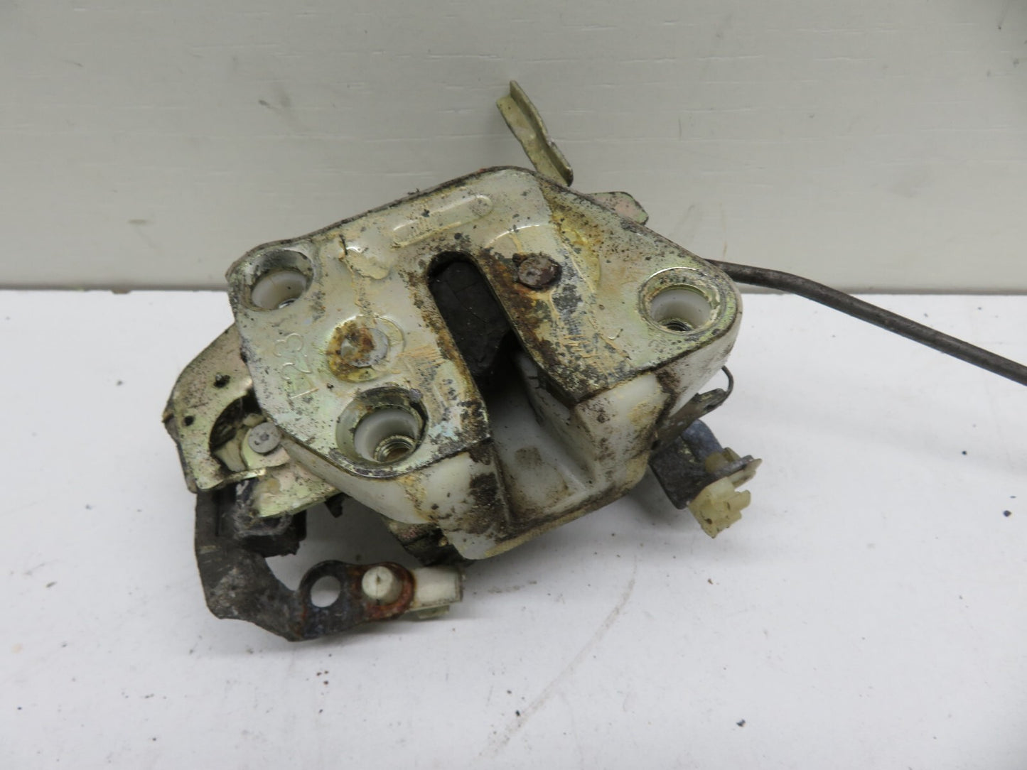 MAZDA MX5 MK1 NS PASSENGER DOOR LOCK CATCH 1989-1993 #0100-16