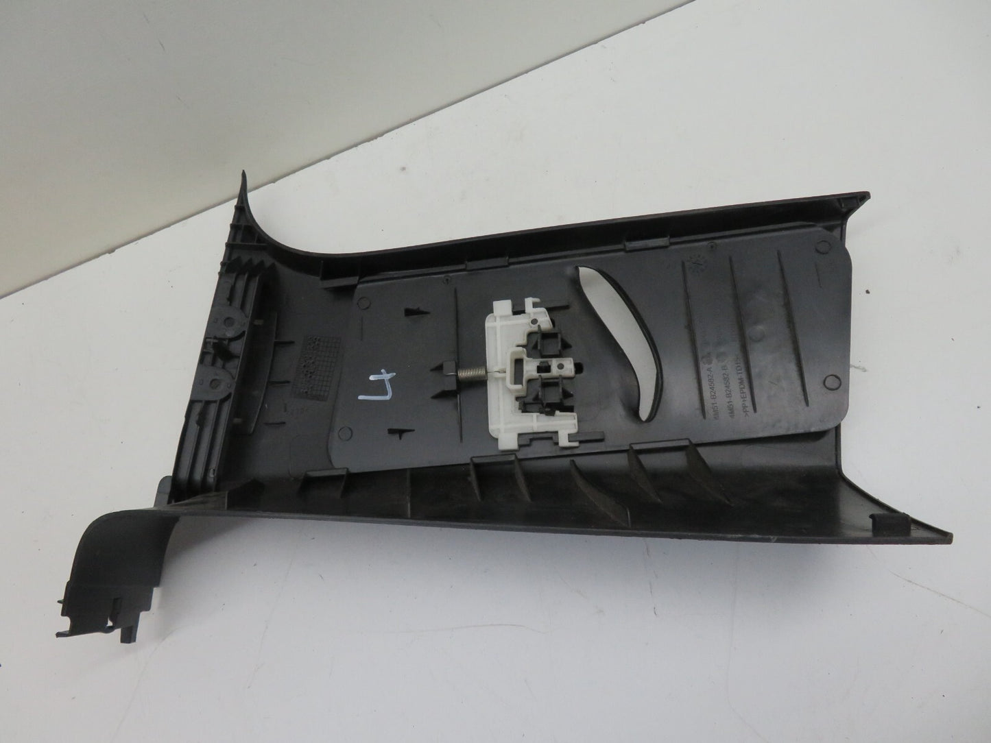 FORD FOCUS ST 225 OS DRIVER B PILLAR TRIM 4M51-B24582-A 2006-2010 1232-4