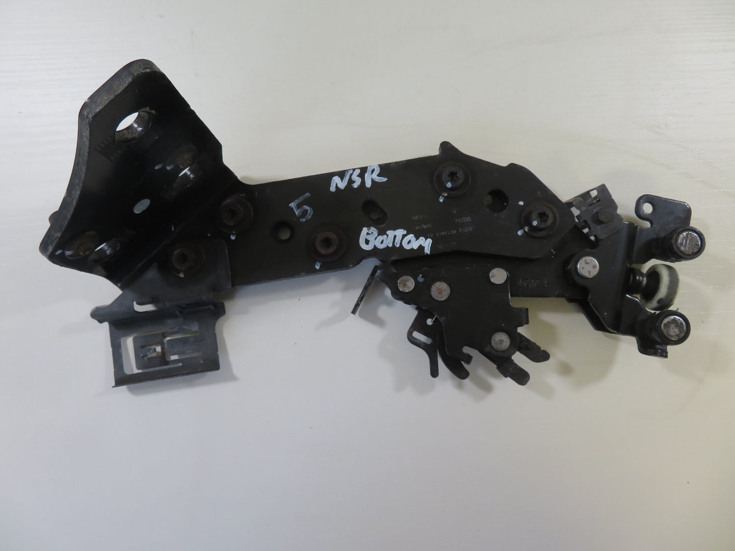 FORD C MAX GRAND OSR BOTTOM GUIDE ROLLER HINGE AM51-U25000-AF 2011-2015 1507-4