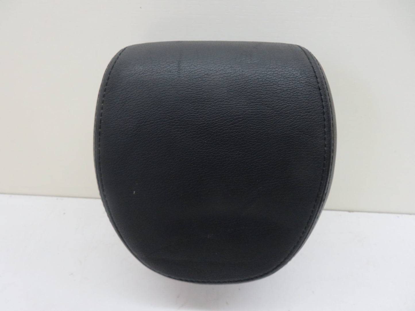 PORSCHE CAYENNE 955 REAR LEATHER MIDDLE HEAD REST 2003-2006