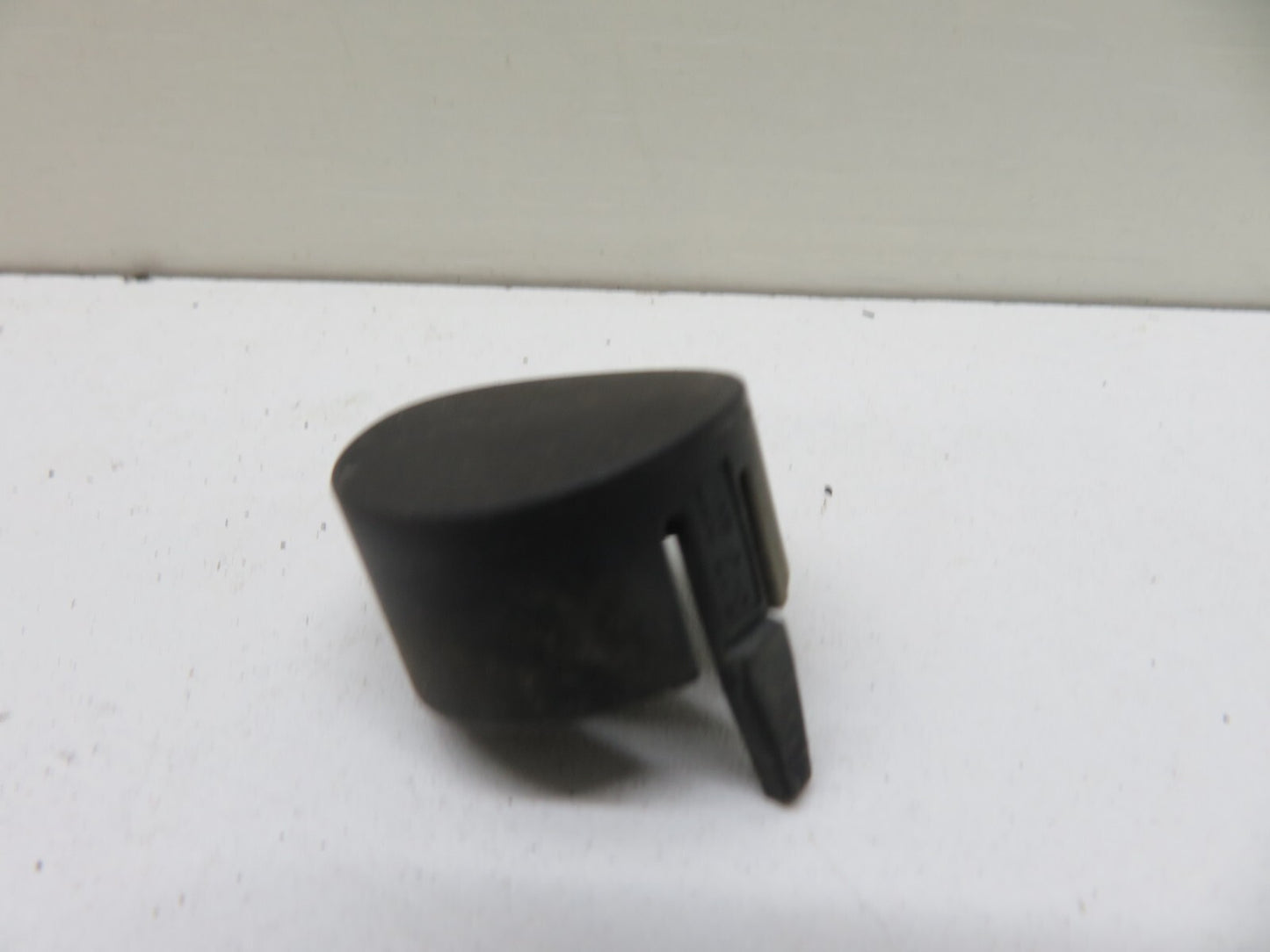 CITROEN BERLINGO MK2 REAR WIPER ARM NUT COVER TRIM 2008-2018 1700-17