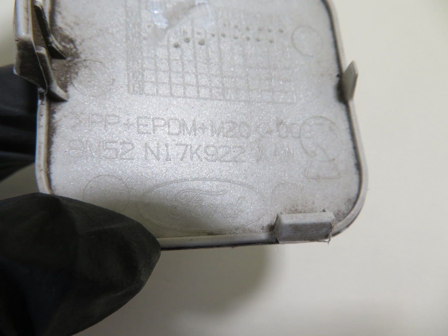 FORD FOCUS MK2 REAR BUMPER TOW EYE COVER 8M52-N17922-AA K2004-2011 1744-19