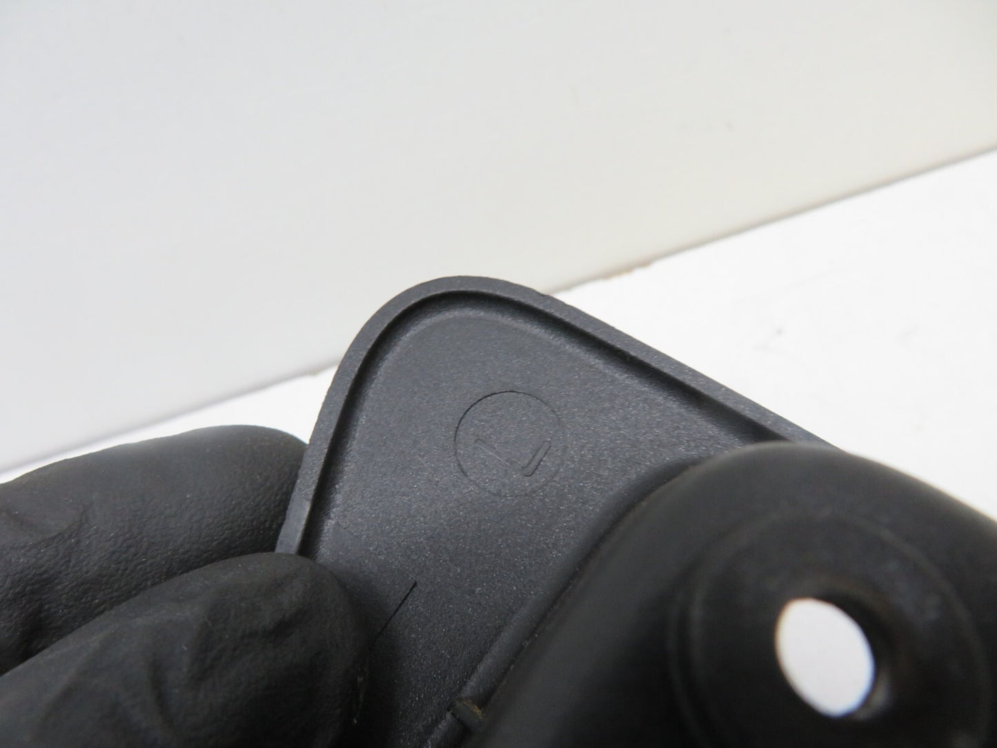 LAND ROVER FREELANDER 1 NS PASSENGER DOOR HANDLE SURROUND TRIM 2004-2006 1734-12