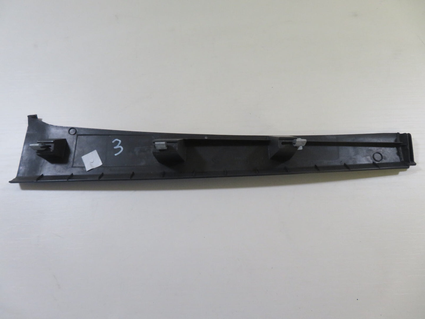 VOLKSWAGEN VW TOURAN NS PASSENGER EDGE TRIM 1T0868223B 2003-2009 1750-3