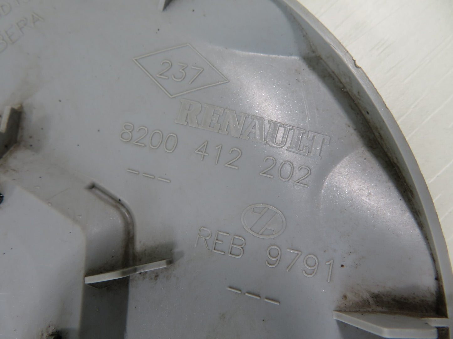 RENAULT SCENIC ALLOY WHEEL CENTER CAP 2006-2009 1559-5