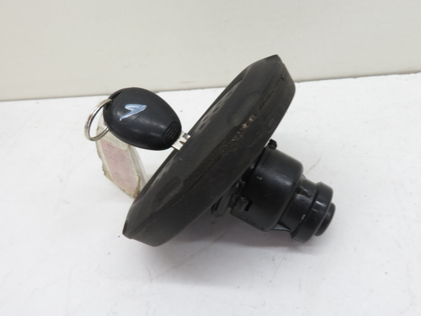 LAND ROVER FREELANDER 1 FUEL CAP WITH KEY 1997-2006 1500-7