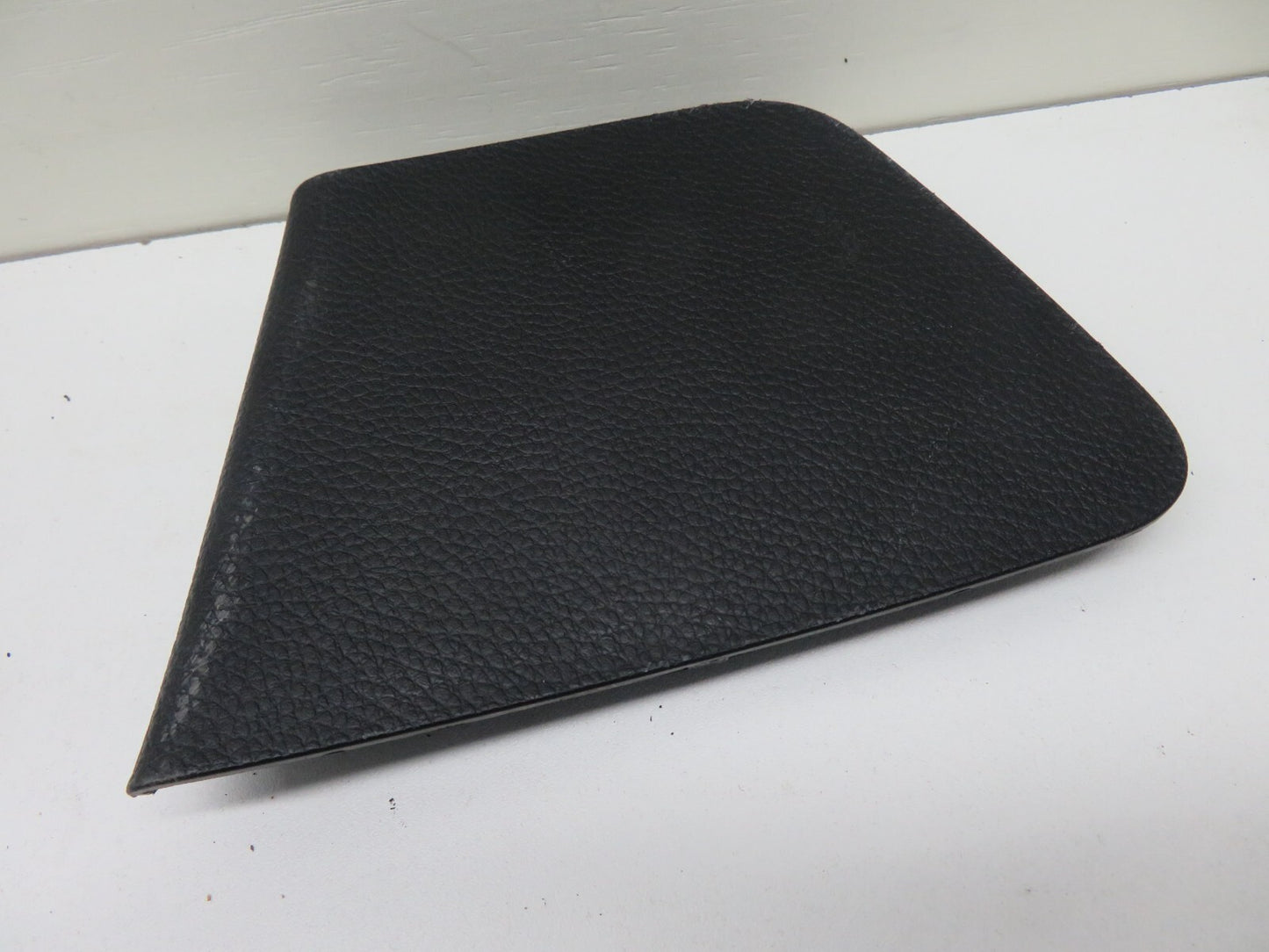 HYUNDAI I40 NS PASSENGER REAR LIGHT ACCESS TRIM 2011-2015 A581-18