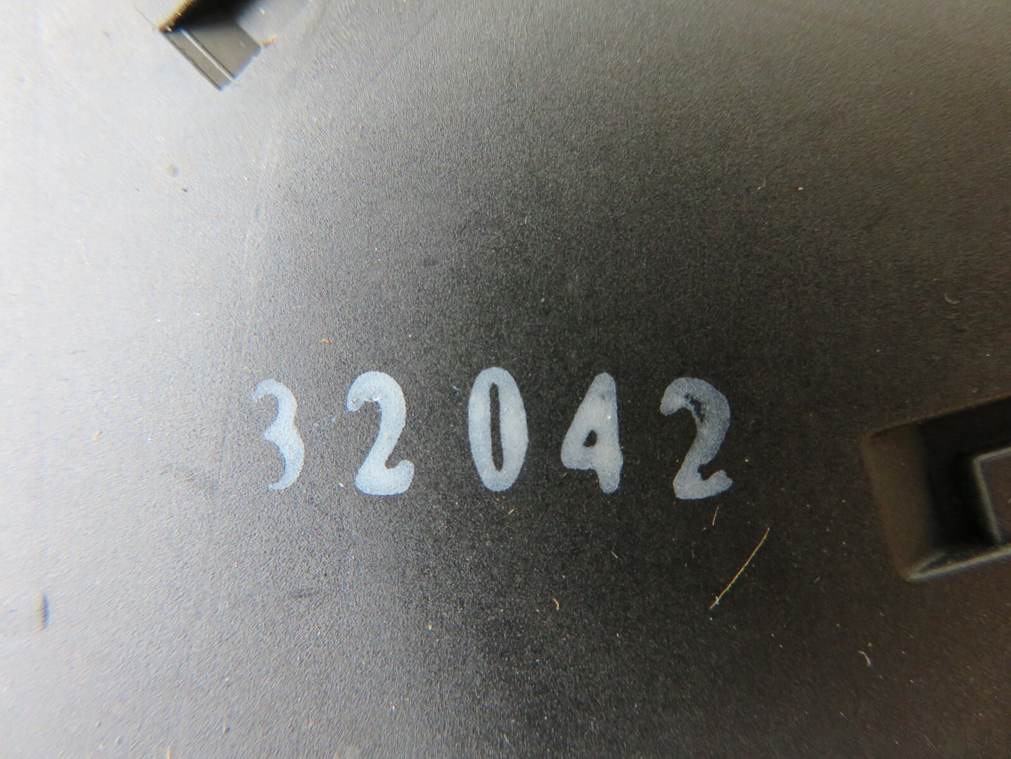 MAZDA 3 BK OSR REAR DOOR LOCK CATCH 3N6A-A26412-C 2003-2006 AMS114