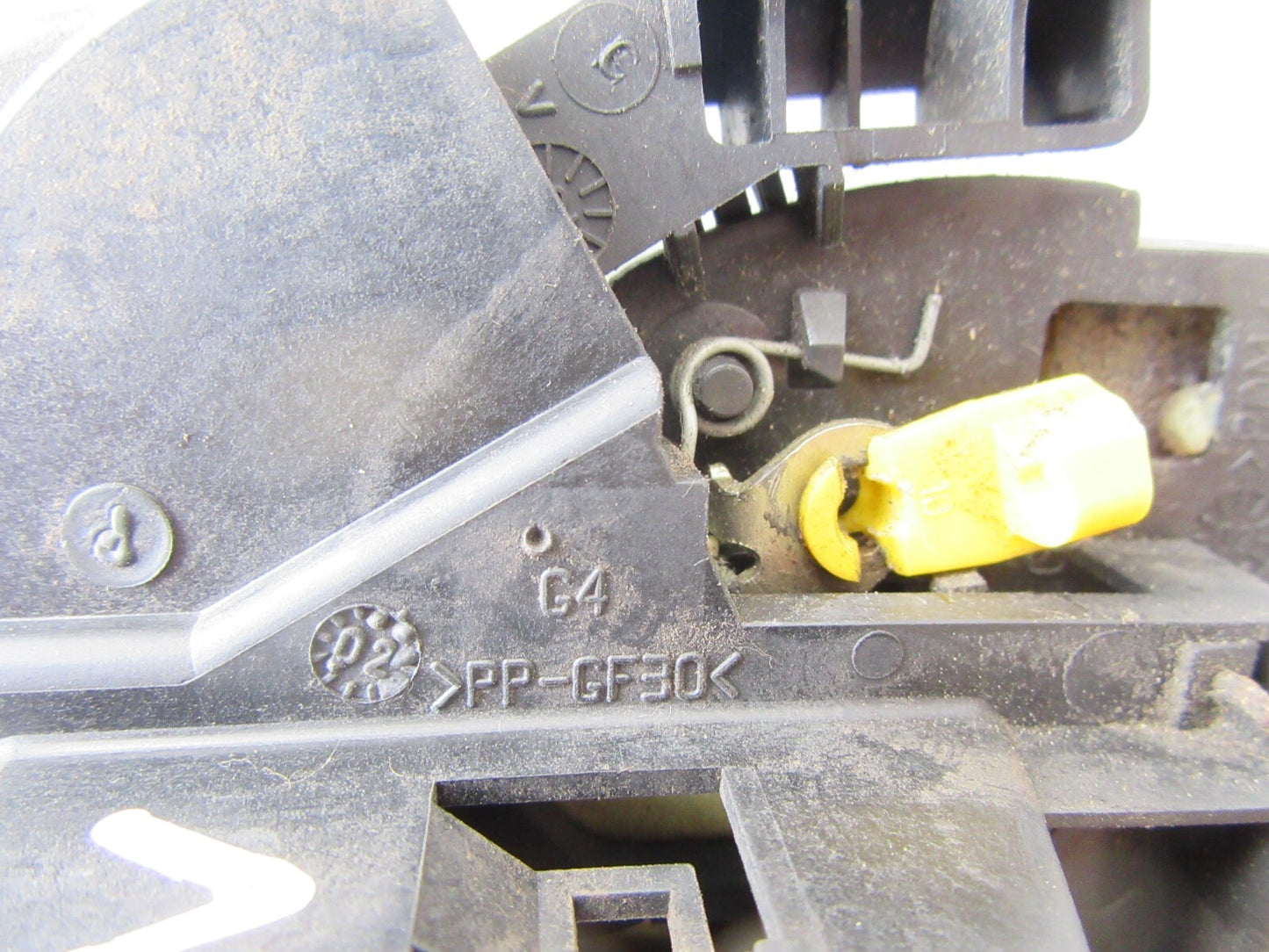 RENAULT SCENIC MK1 NSF DOOR LOCK CATCH 1999-2003 AMS1418-2