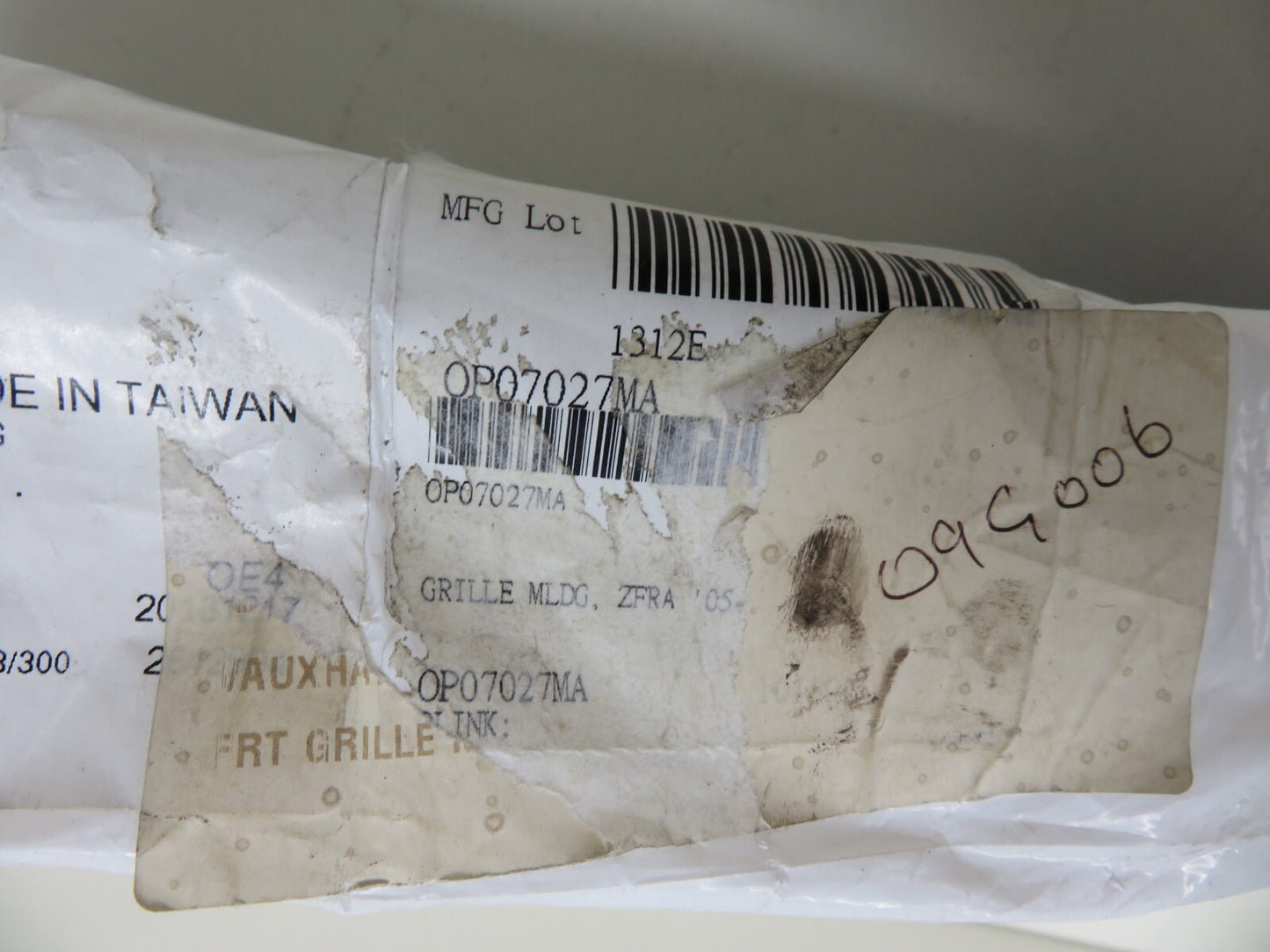 FRONT GRILLE SURROUND TRIM FOR VAUXHALL ZAFIRA OP07027MA 2004-2011