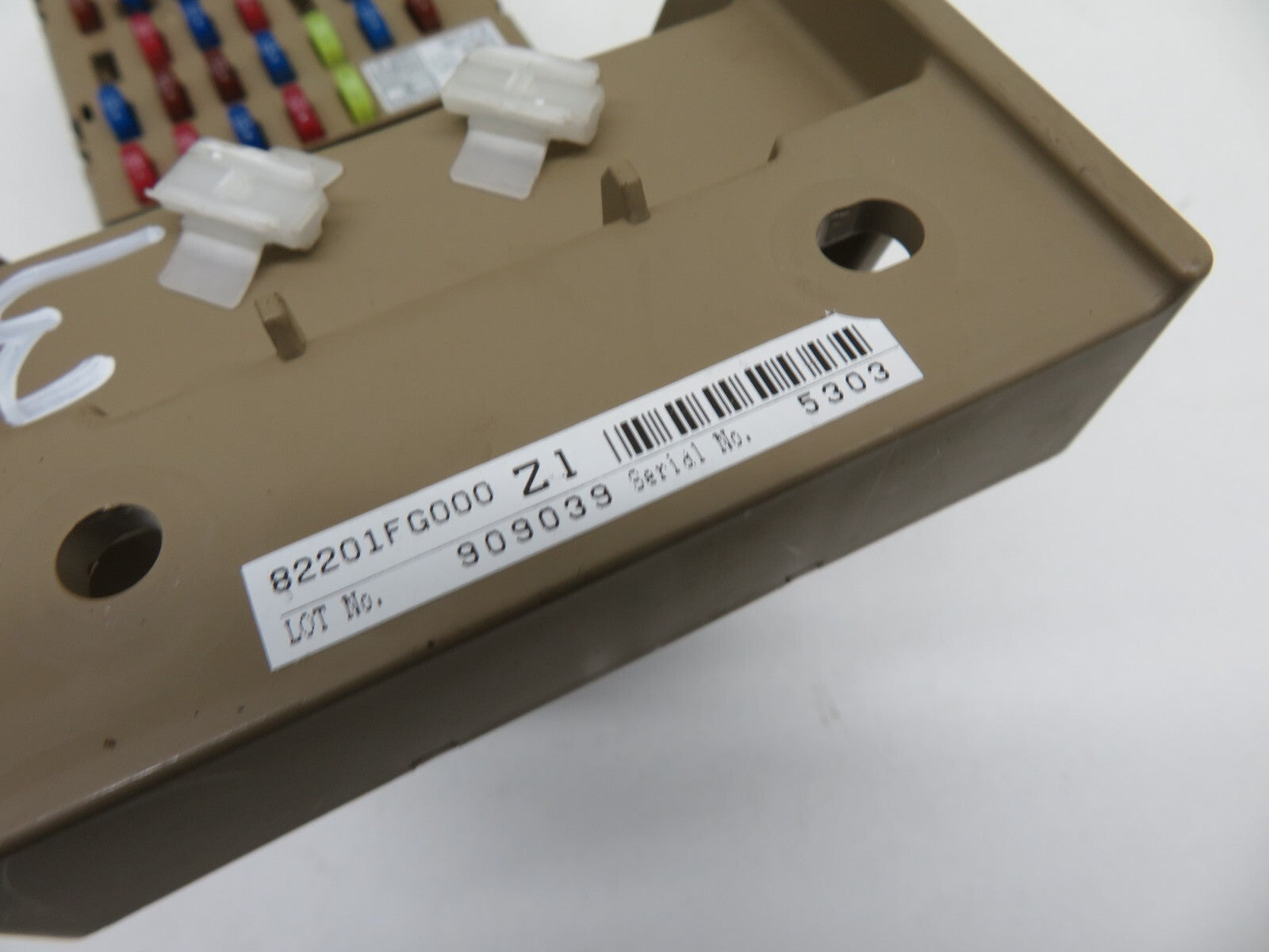 SUBARU FORESTER 2.0 DIESEL RELAY FUSE BOX 82201FG000 2008-2013 A601-3