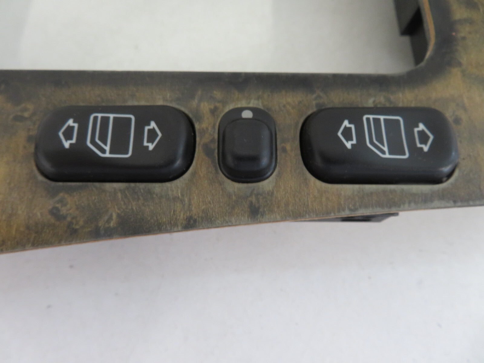 MERCEDES E CLASS W210 GEAR SELECTOR SURROUND TRIM WITH SWITCHES 1995-2002 1129-9