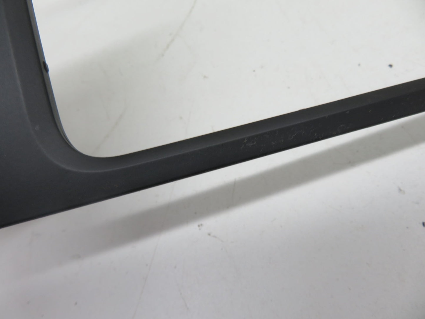 VW GOLF MK6 STEREO SURROUND TRIM 5K0858063P 2009-2013 REF-13
