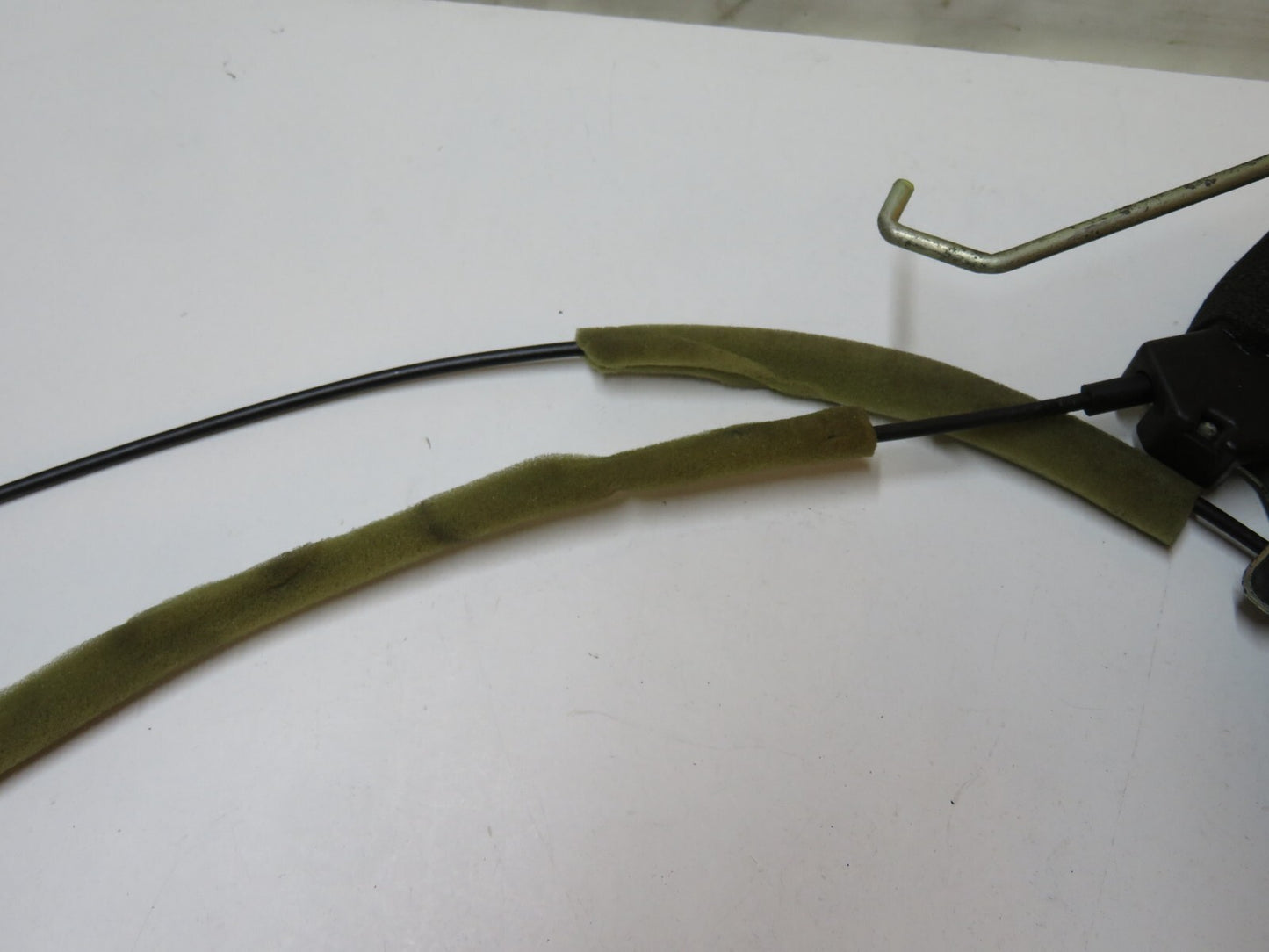 MAZDA 3 SPORT NSF DOOR LOCK CATCH 2003-2009 AM52