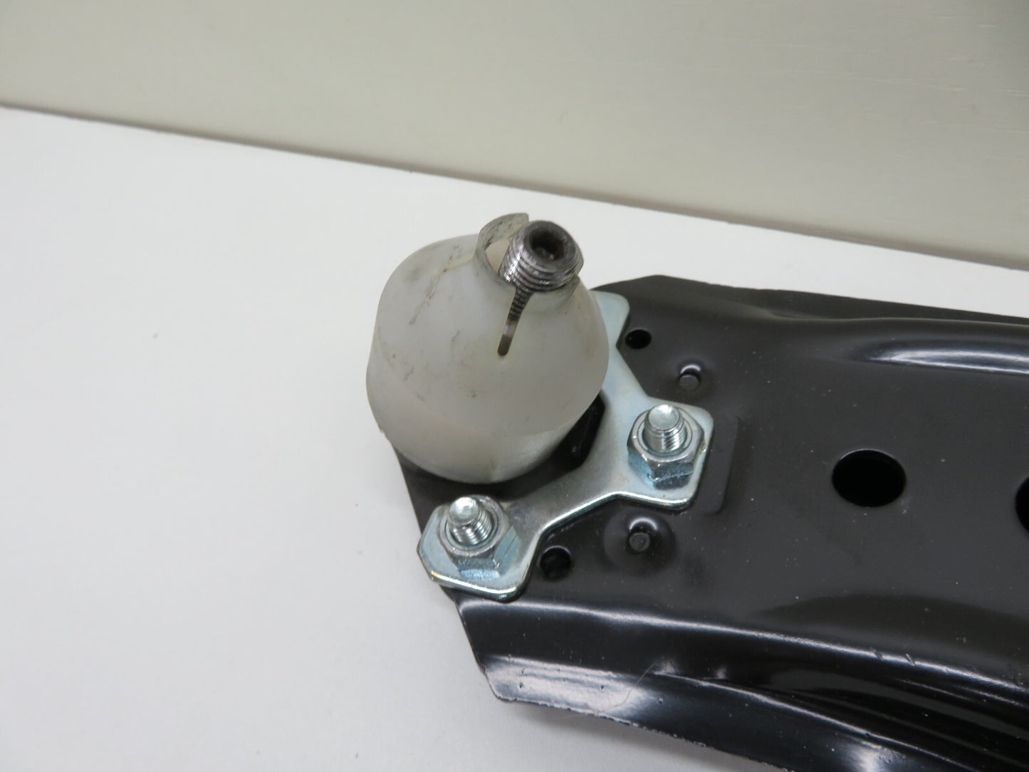 NS PASSENGER LEFT FRONT LOWER WISHBONE ARM FOR VW GOLF MK4 1998-2003