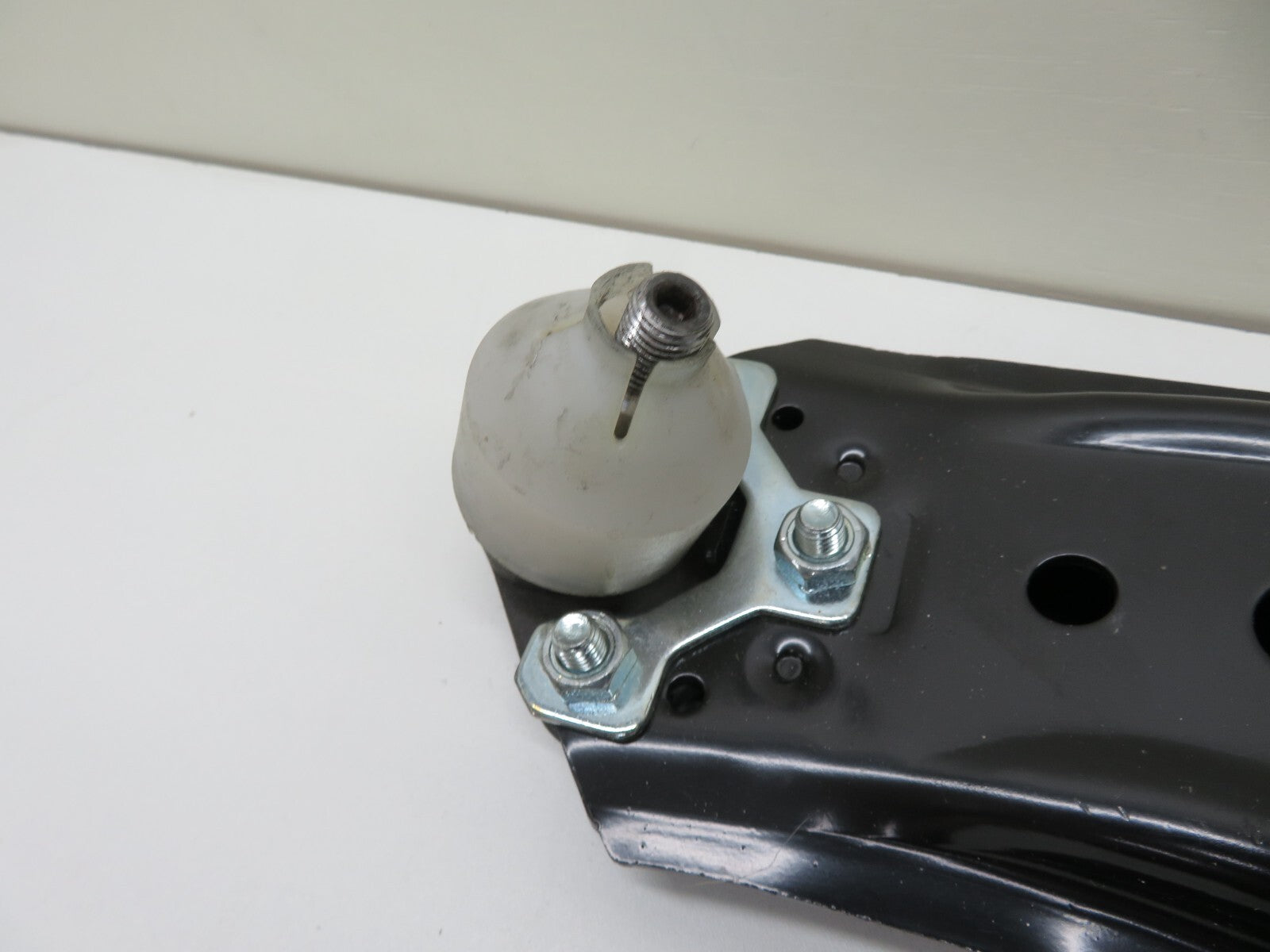 NS PASSENGER LEFT FRONT LOWER WISHBONE ARM FOR VW GOLF MK4 1998-2003