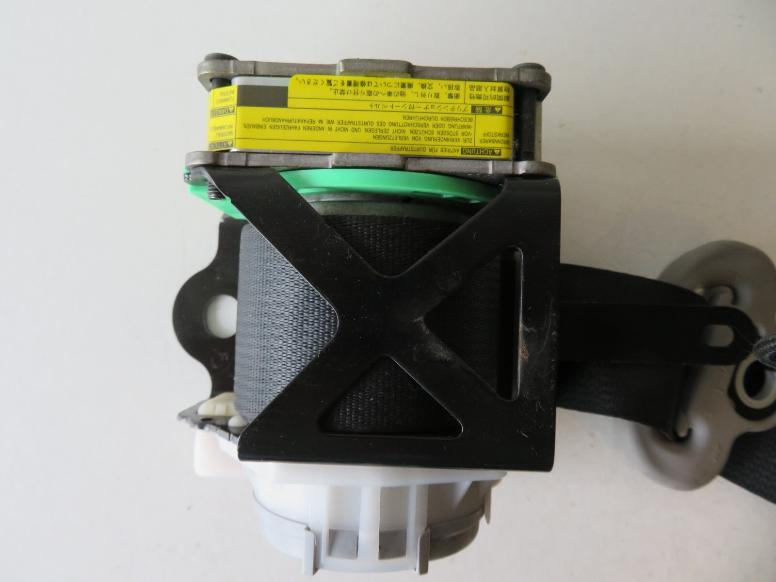 TOYOTA YARIS MK2 NSF PASSENGER SEAT BELT 3DR 73220-0D160 2006-2011 AMS1159