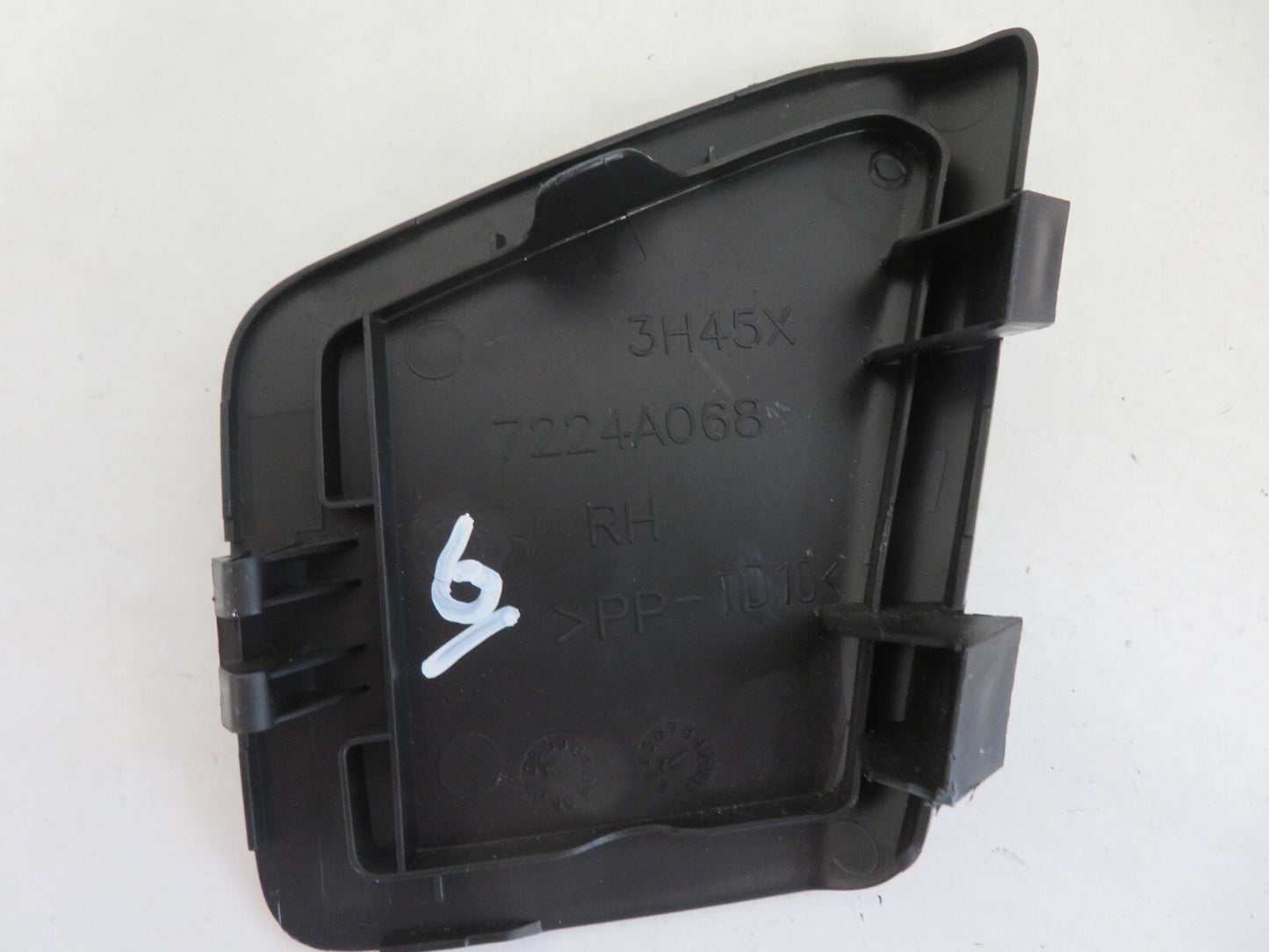 PEUGEOT 4007 OS REAR LIGHT ACCESS COVER TRIM 7224A068 2007-2012 A1315-6