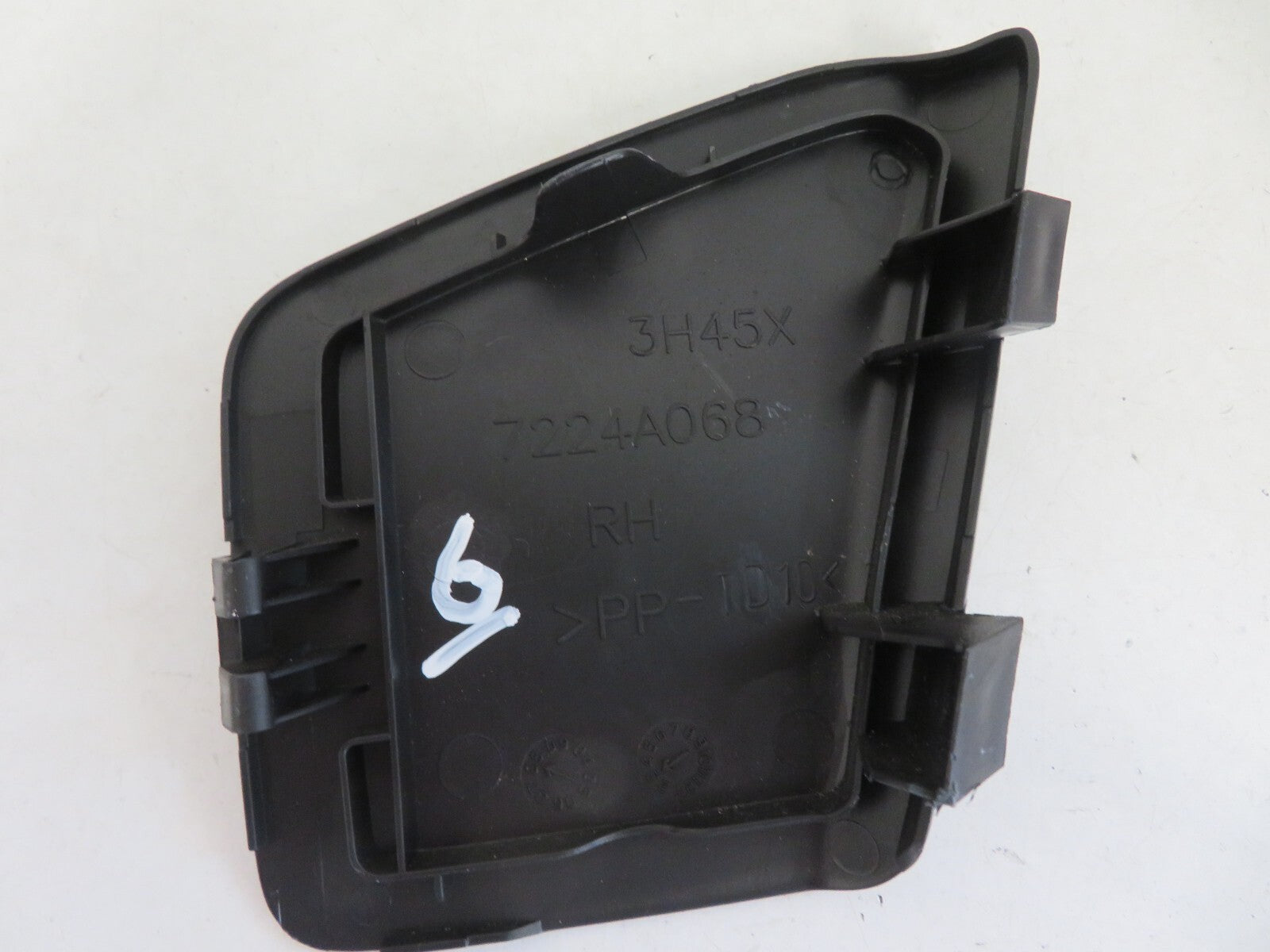 PEUGEOT 4007 OS REAR LIGHT ACCESS COVER TRIM 7224A068 2007-2012 A1315-6