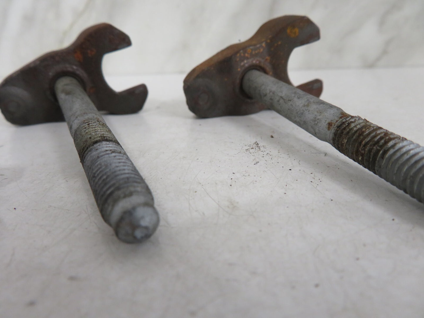 PEUGEOT 4007 FUEL INJECTOR CLAMPS WITH BOLTS 2007-2012 1630-10