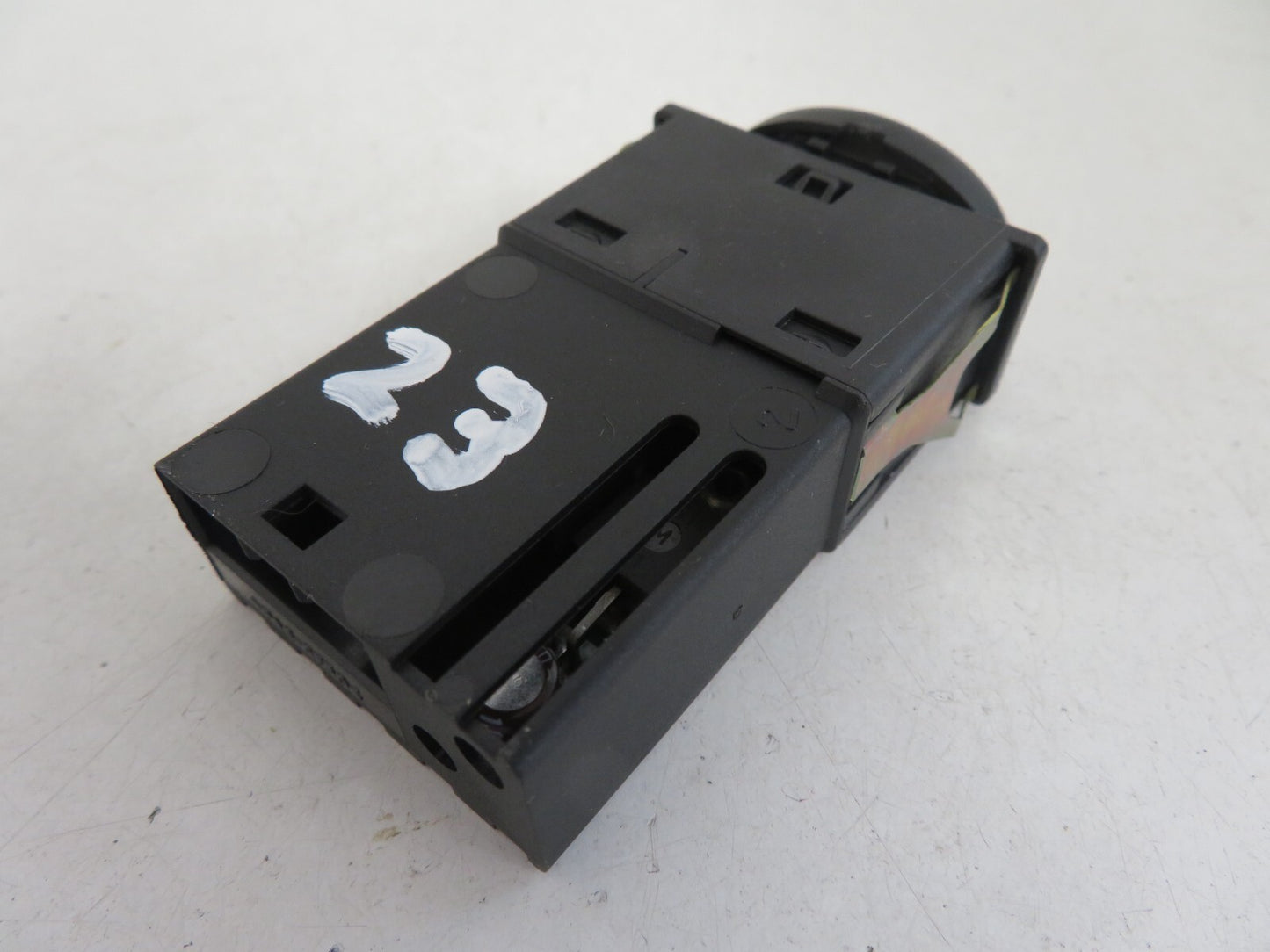 ROVER 75 HEATED SEAT SWITCH YUG101980 1999-2005 MIXA1540-23