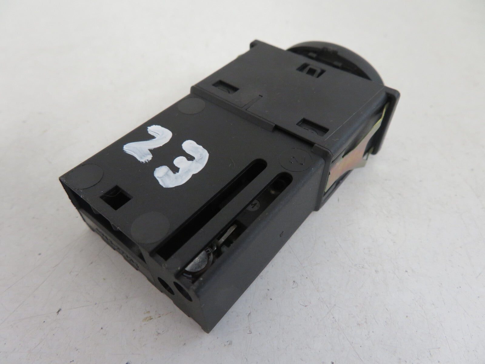 ROVER 75 HEATED SEAT SWITCH YUG101980 1999-2005 MIXA1540-23