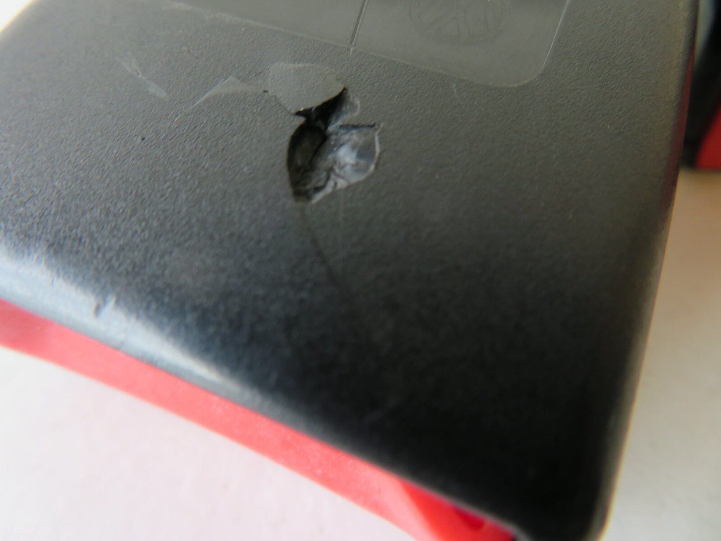 VOLKSWAGEN VW PASSAT B5.5 REAR SEAT BELT BUCKLES 3B0857739C 01-05 AMS1348