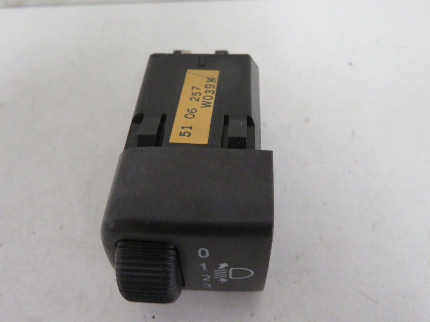 SAAB 93 9-3 HEADLIGHT LEVEL SWITCH 5106257 1998-2002 SB20