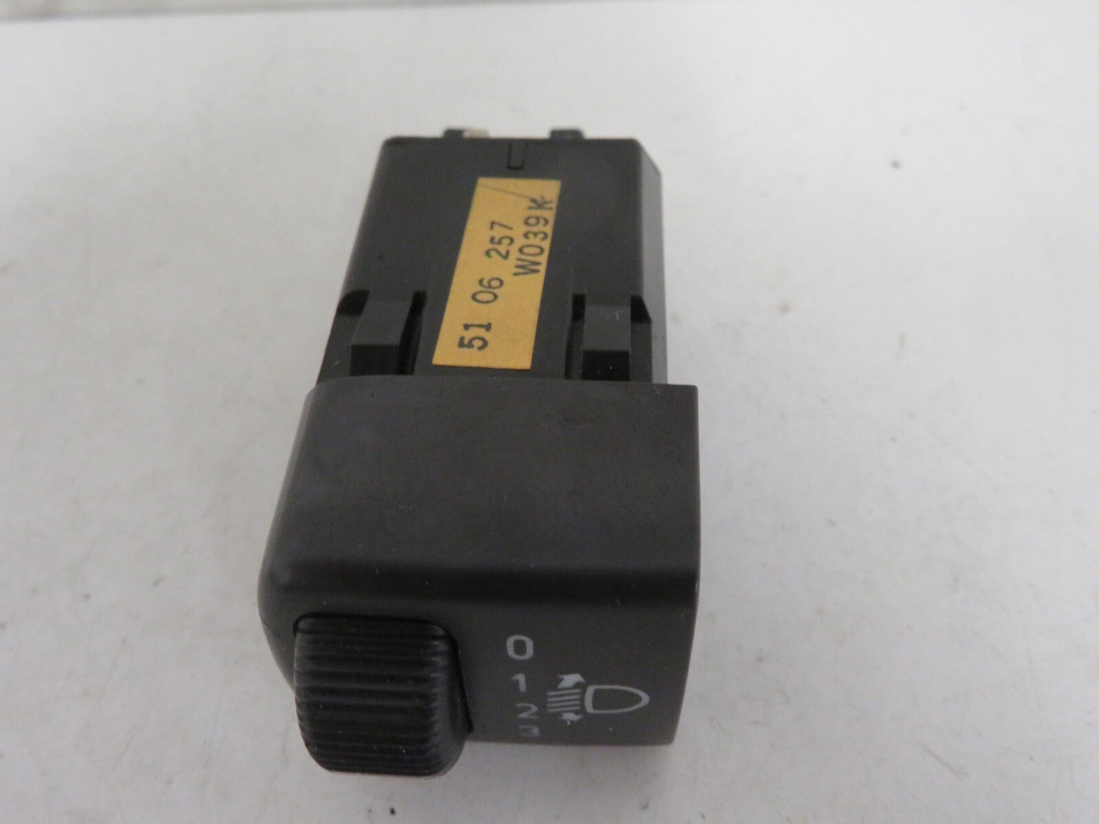 SAAB 93 9-3 HEADLIGHT LEVEL SWITCH 5106257 1998-2002 SB20