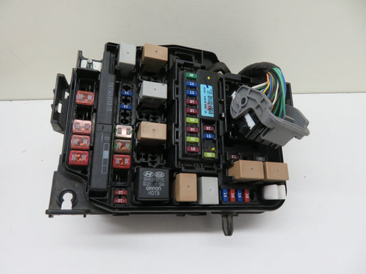HYUNDAI I40 ENGINE BAY FUSE BOX 84603-3Z410 2011-2015 A581-9