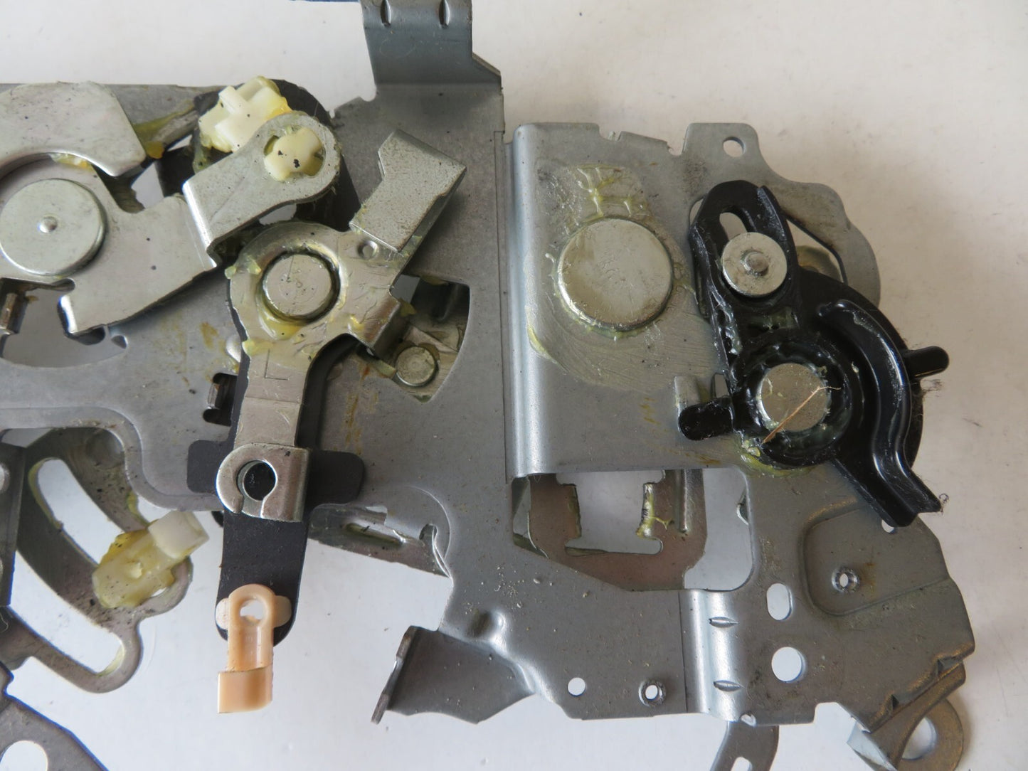 MAZDA 5 NSR DOOR LOCK CATCH 2005-2010 AMS1547