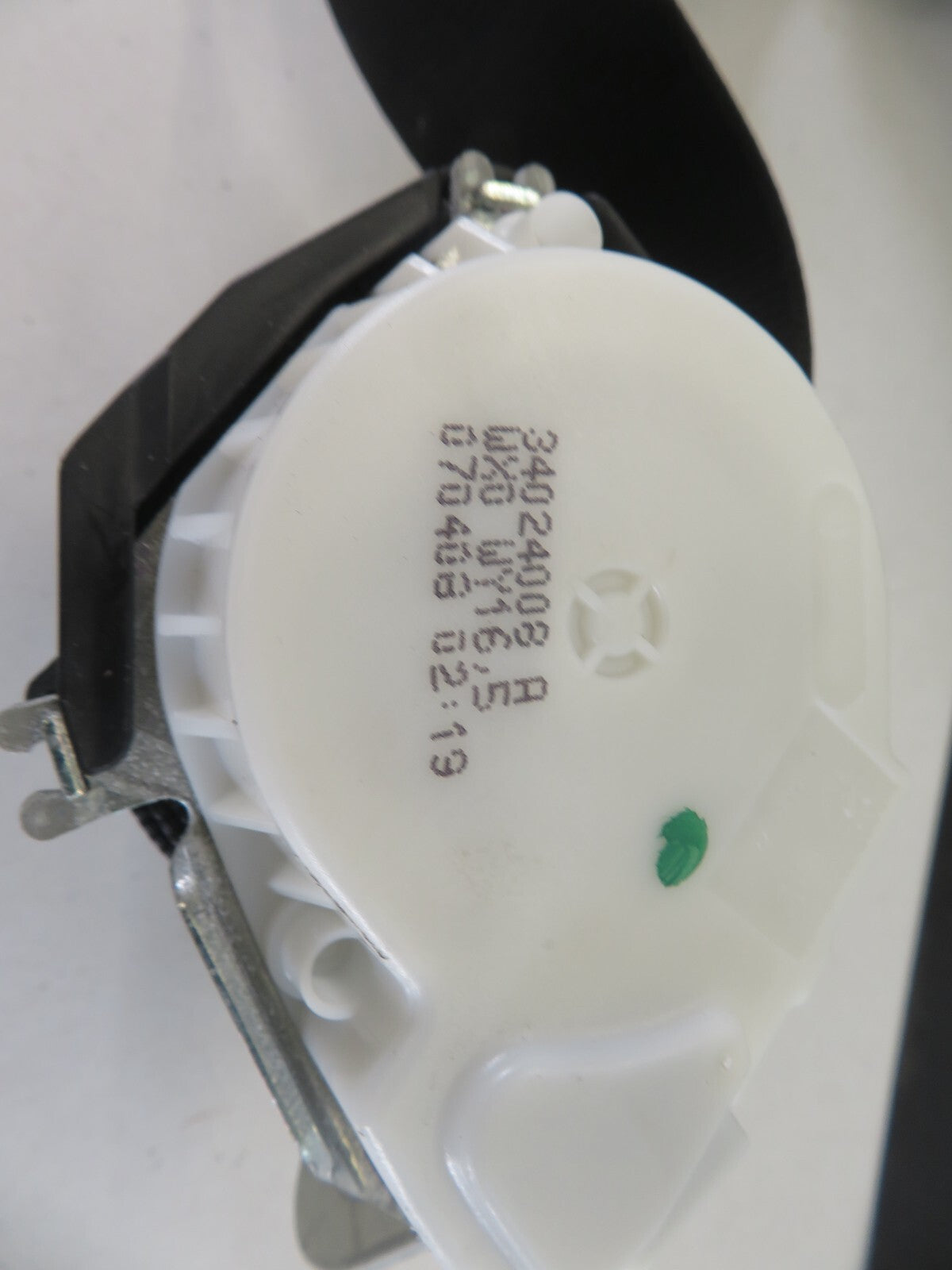 BMW 1 SERIES E88 NS PASSENGER FRONT SEAT BELT 34024008 2007-2013 A1119-5