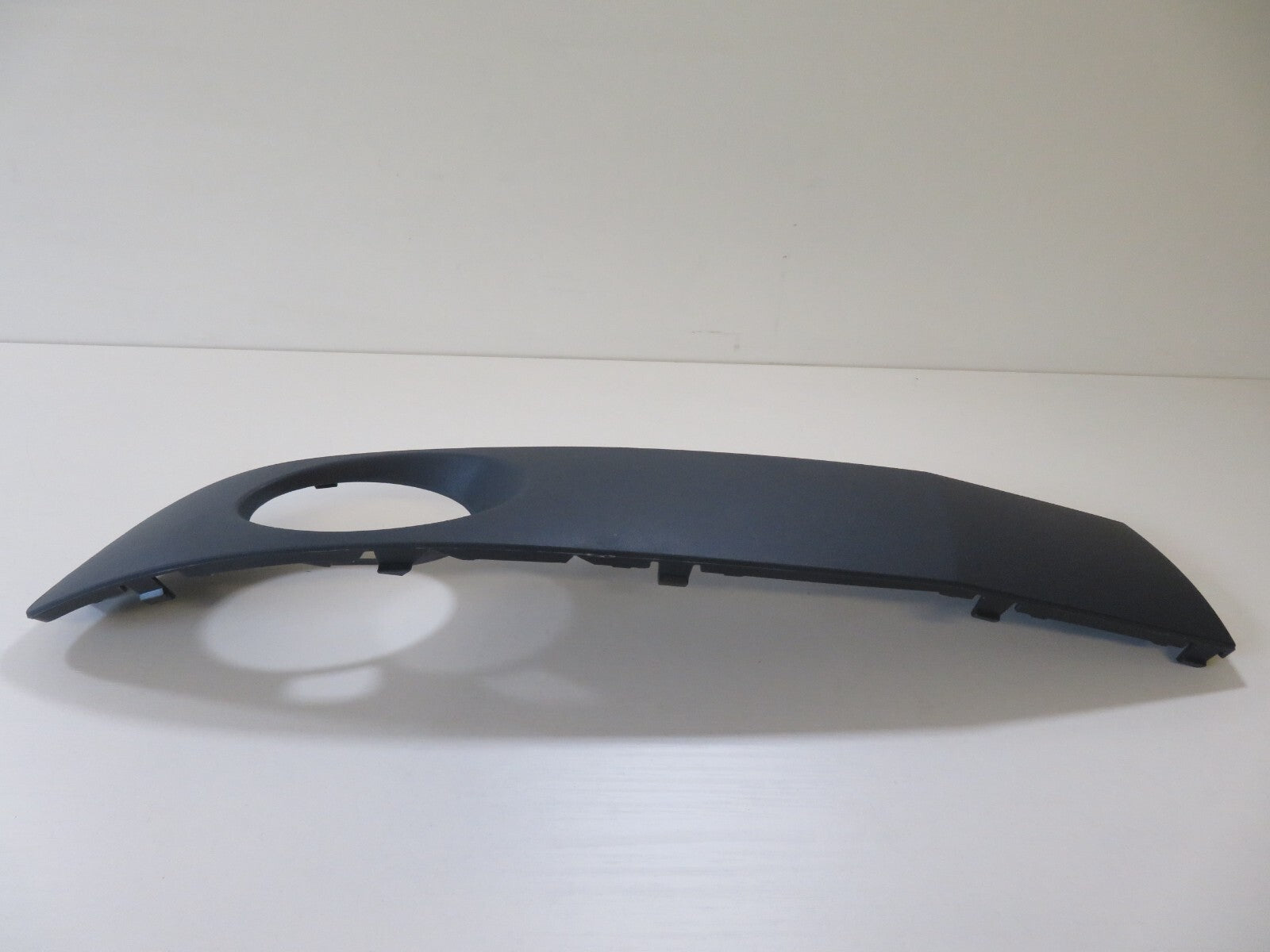 LH PASSENGER NS FRONT BUMPER GRILLE FOG SURROUND FOR VW TRANSPORTER 2003-2015