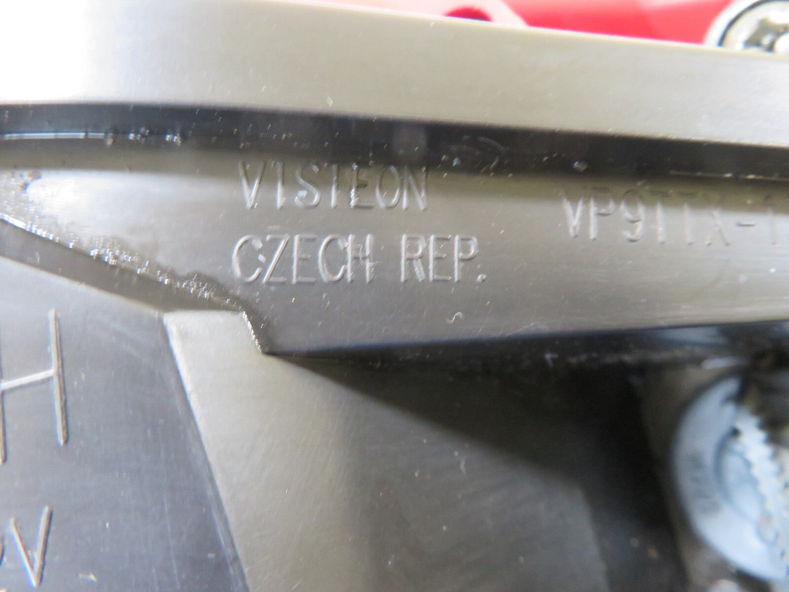 VAUXHALL INSIGNIA ESTATE OSR DRIVER REAR TAIL LIGHT 13226857 2008-2013 NSBK1730