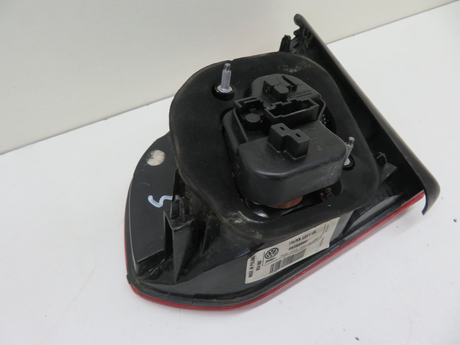 VW GOLF MK6 NS PASSENGER INNER REAR TAIL LIGHT 89090894 2009-2013 1546-5