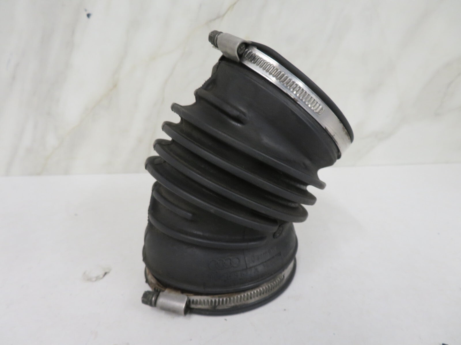 AUDI A8 D2 V8 AIR INTAKE PIPE 077129627A 1998-2002 1515-5