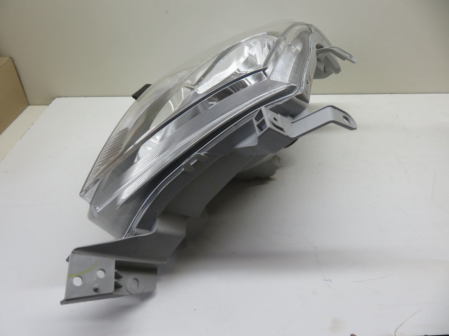 OS DRIVER SIDE HEADLIGHT FOR TOYOTA HILUX 81110-0K180 2009-2015