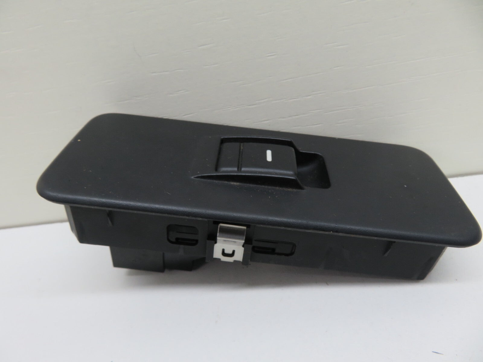 LAND ROVER DISCOVERY 3 REAR WINDOW SWITCH YUD501070 2005-2009 1212-6