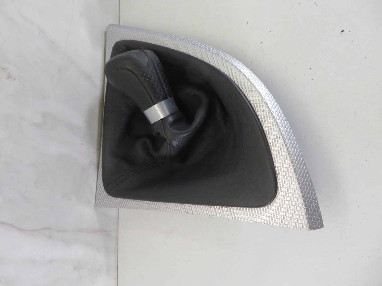 BMW 1 SERIES E88 M SPORT GEAR GAITTOR SURROUND WITH KNOB 2007-2013 A1218-2