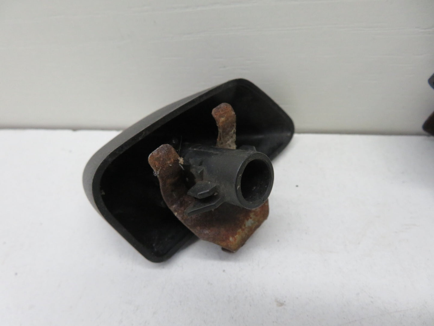 LAND ROVER FREELANDER 2 FRONT HEADLIGHT WASHER JETS PAIR 2006-2014