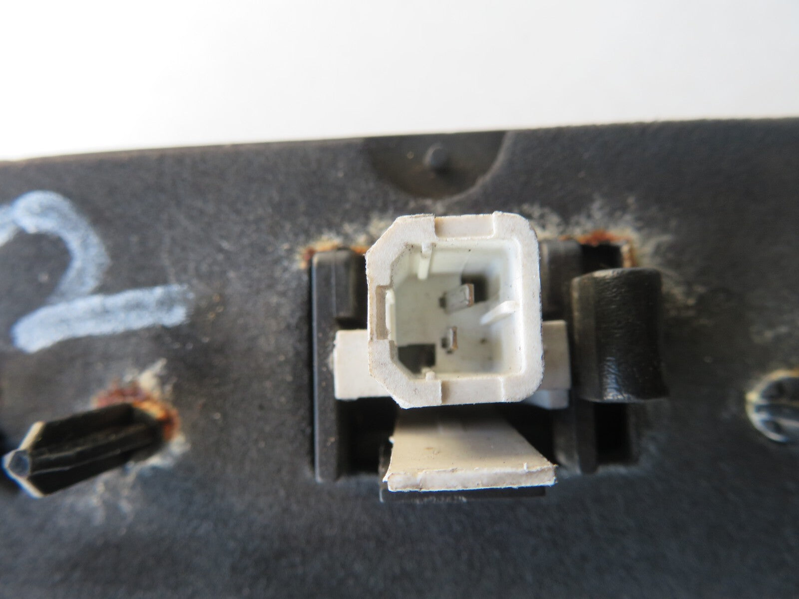 RENAULT TRAFFIC VIVARO REAR NUMBERPLATE LIGHT 8200211477 2001-2014 AS14-2