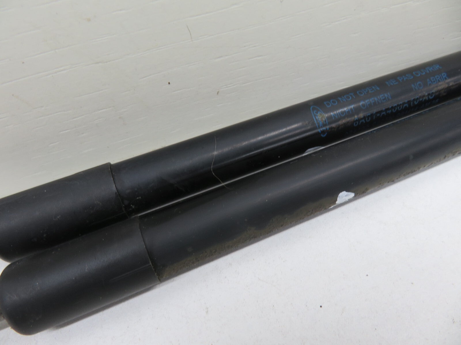 FORD FIESTA MK7 ST180 TAILGATE BOOT STRUTS PAIR 2013-2017 1549-10