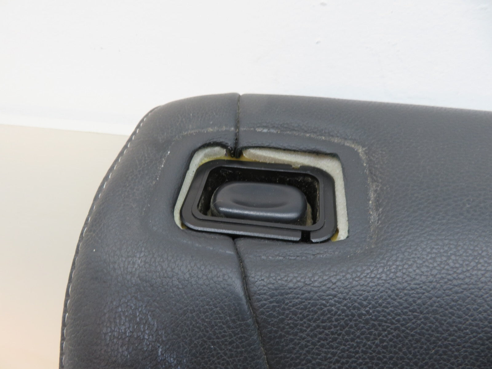 FORD FIESTA MK7 ST180 OS DRIVER REAR SEAT BACK REST (SEE PHOTOS) 2013-2017