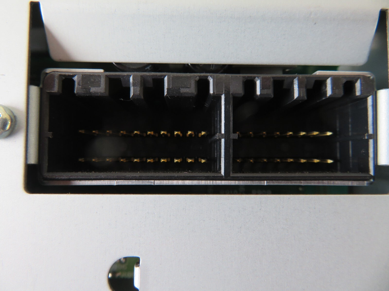 MITSUBISHI GRANDIS RADIO CONTROL DISPLAY SCREEN 8750A087 2004-2010 AMS1151