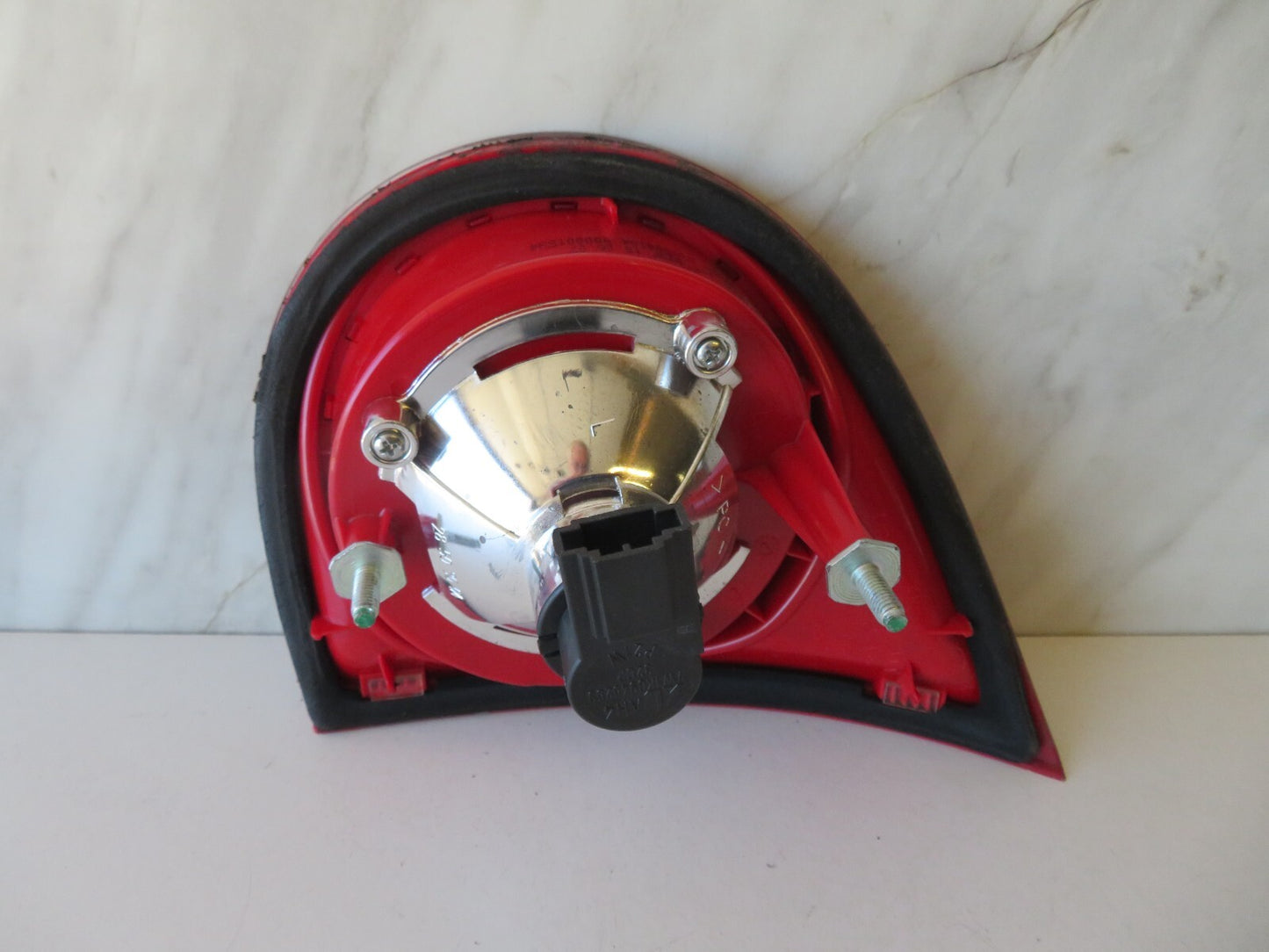 VOLKSWAGEN VW GOLF MK5 NS PASSENGER REAR INNER TAIL LIGHT 2004-2009 AMS1112